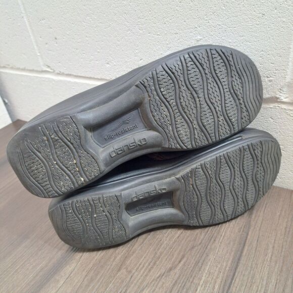 Dansko Clog. Black Leather Casual Slip Resistant Slip On Clogs Women's Size 9.5M - Picture 7 of 9